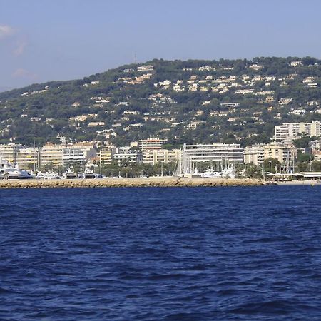 Hotel Croisette 81 Cannes Pokoj fotografie